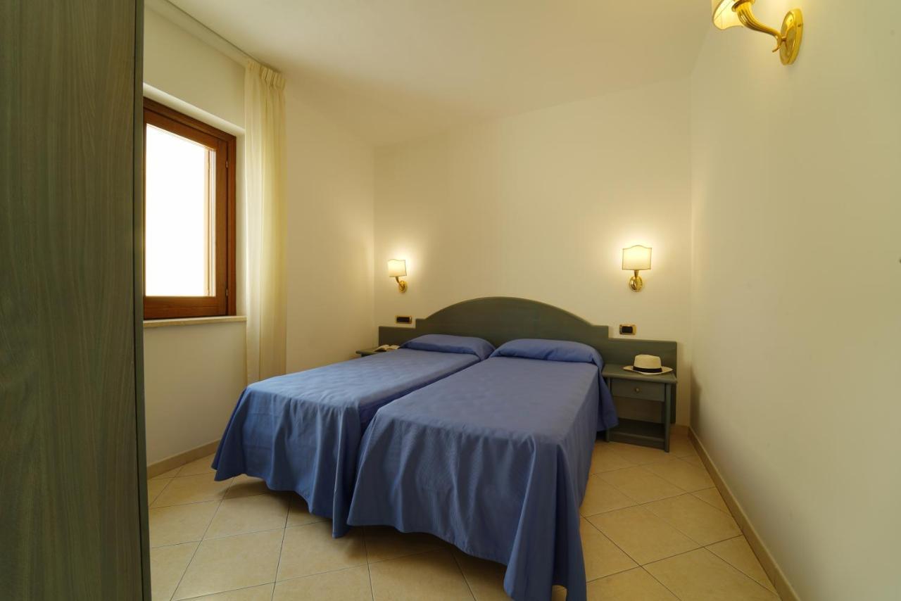 Hotel Scoglio Del Leone ザンブローネ エクステリア 写真