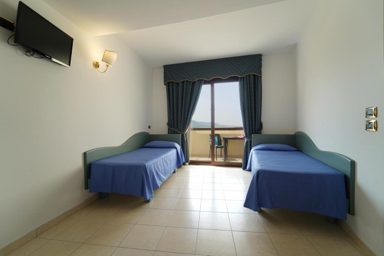 Hotel Scoglio Del Leone ザンブローネ エクステリア 写真