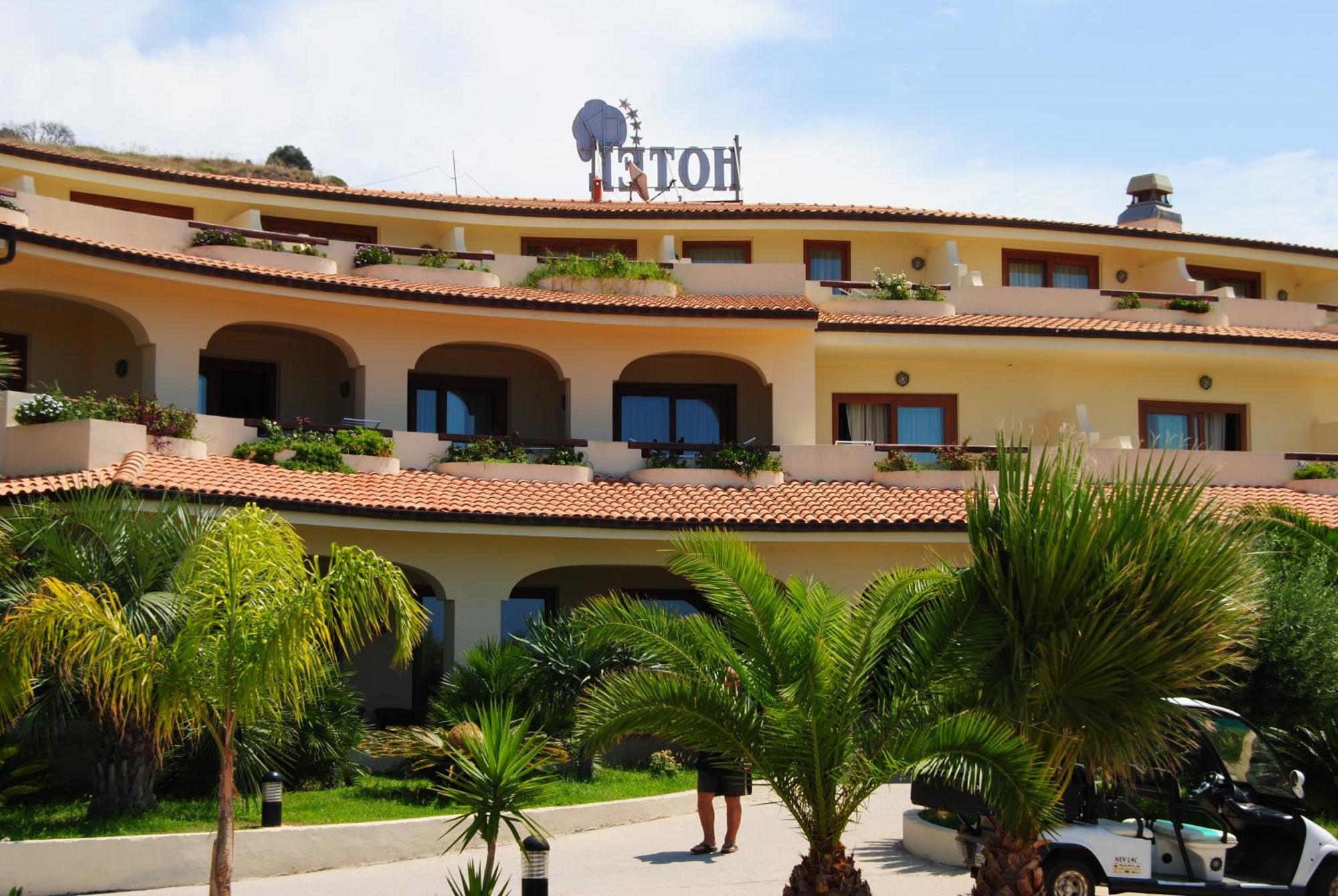 Hotel Scoglio Del Leone ザンブローネ エクステリア 写真