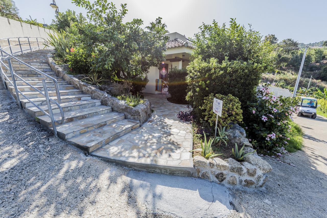 Hotel Scoglio Del Leone ザンブローネ エクステリア 写真